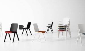 R40- CONFERENCE CHAIR